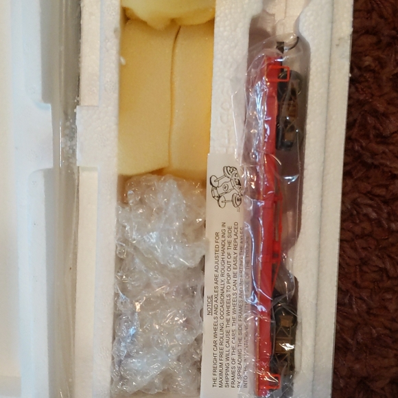 Budweiser Electric 8pc train set - Picture 8 of 10